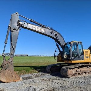 2011 DEERE 225D LC